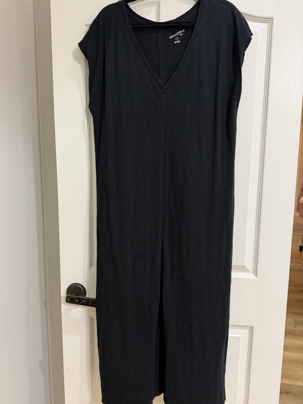Universal Thread Black V-Neck Maxi Dress